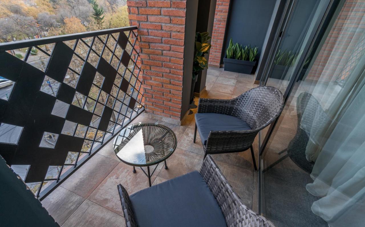 Bridge Hotel Tbilisi Exterior photo